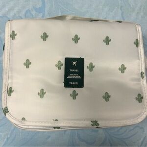 Travel toiletries bag cactus white